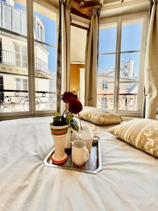 De 3 P, Baroque Et Vues Sur Toits Du Marais *