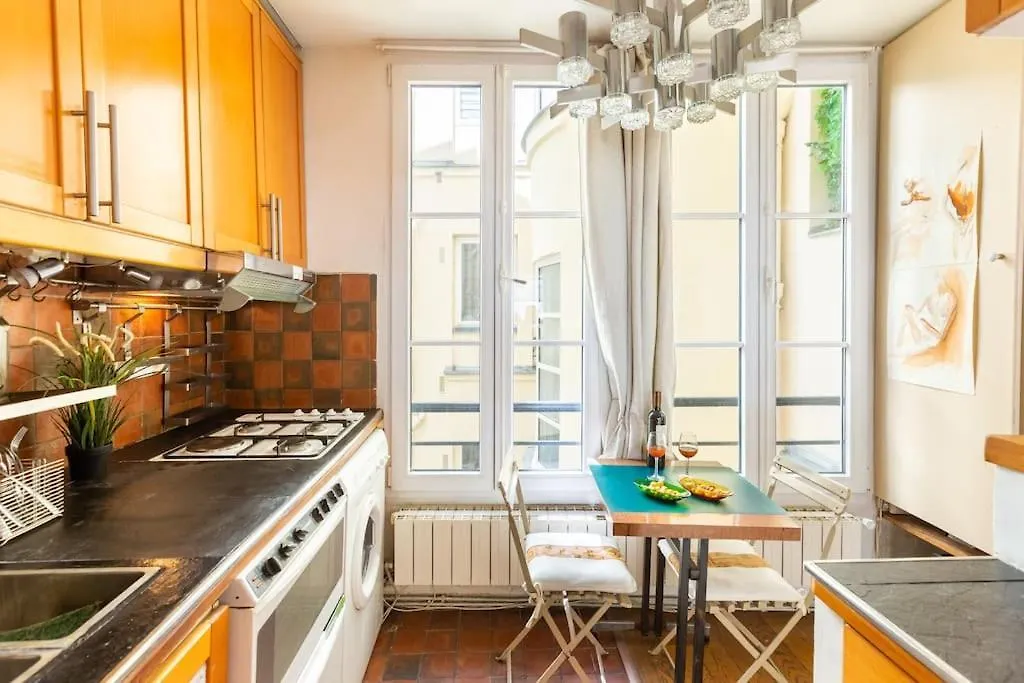 De 3 P, Baroque Et Vues Sur Toits Du Marais Paris