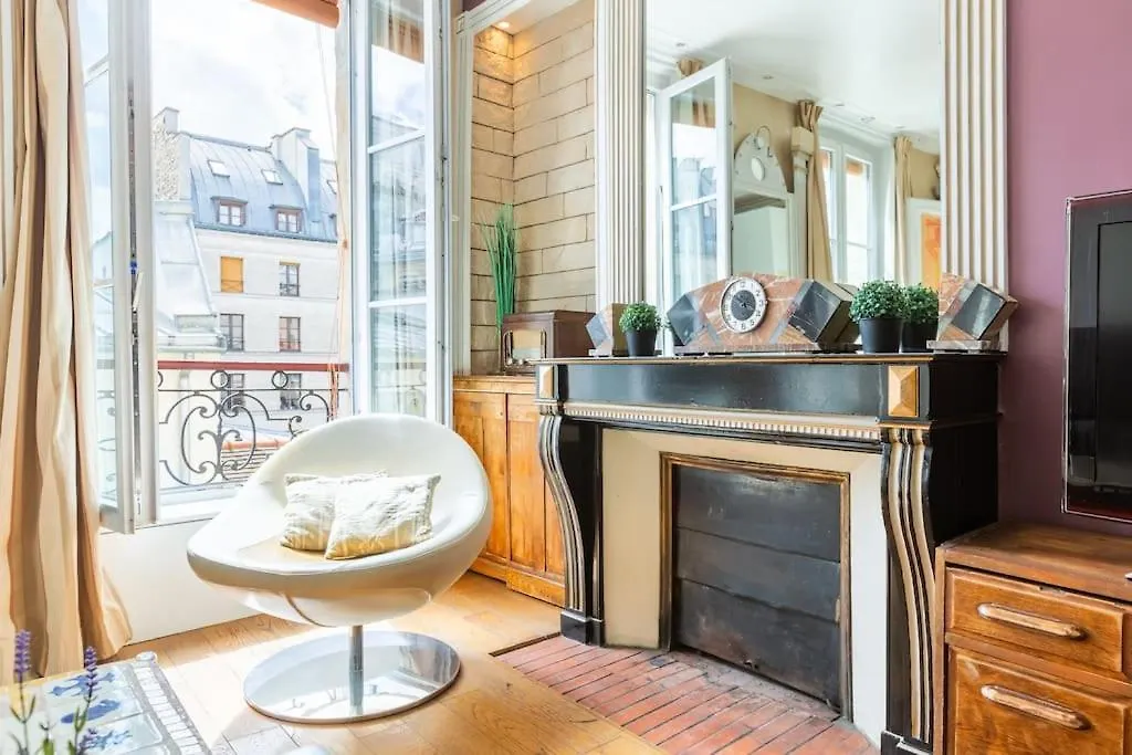 De 3 P, Baroque Et Vues Sur Toits Du Marais